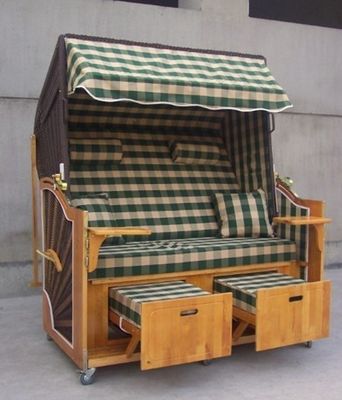 Leisure Wood Rattan Beach Basket , Waterproof Roofed Beach Chair