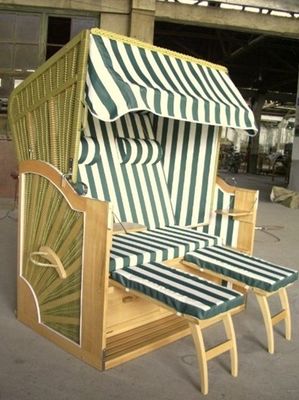 Luxury 2 Seat Yellow Roofed Wicker Beach Chair & Strandkorb For Hotel Garden