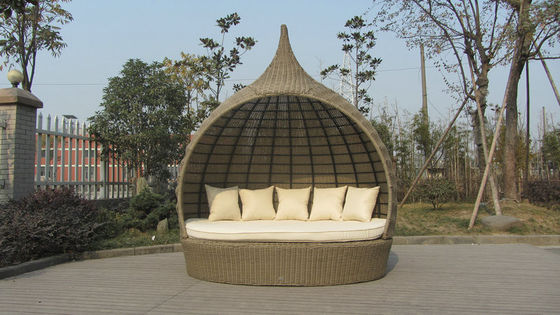 Poolside Outdoor Rattan Daybed