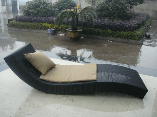 Luxury Contemporary Rattan Sun Lounger For Pool / Garden / Beach