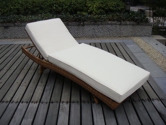 Patio PE Rattan Lounge Chair , Modern Comfortable Chaise Lounge